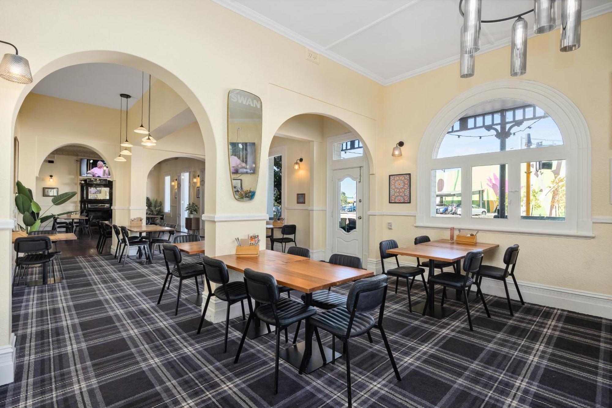 Quality Hotel Bayswater Perth Exterior photo